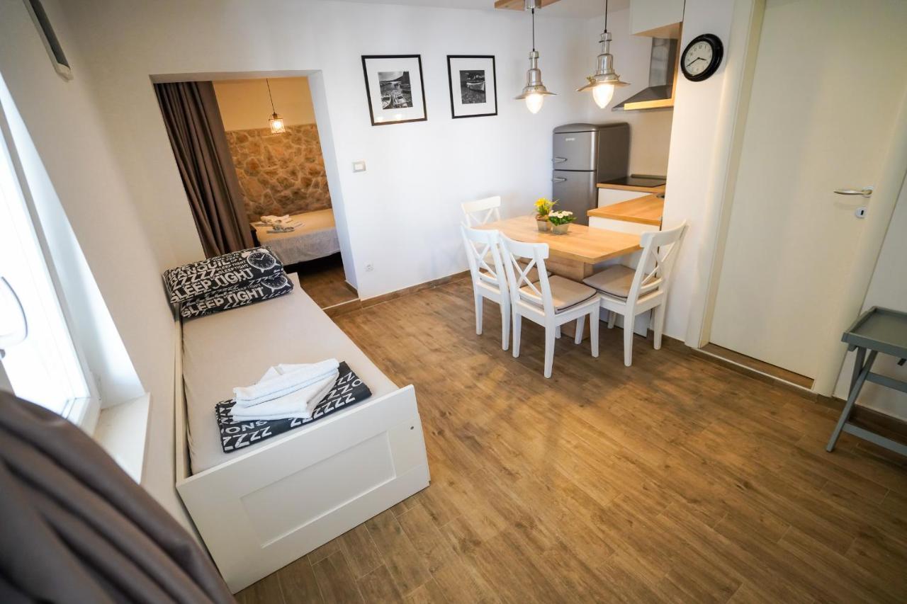 Apartments Ziggy Star Slatine Luaran gambar